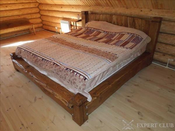 Кровати под старину в интерьере спальни
