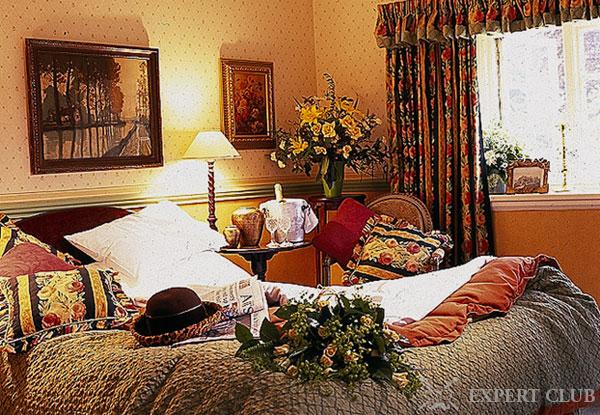 Английская спальня должна содержать в себе картины, вазы, цветы