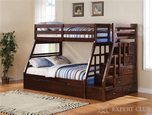 Двухъярусная кровать с удобной встроенной лестницей