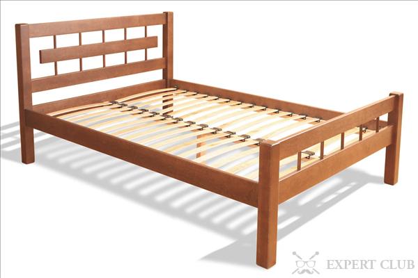 Деревянная кровать в разобранном виде