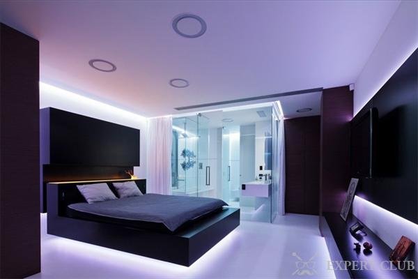 Фиолетовая спальня в стиле хай-тек