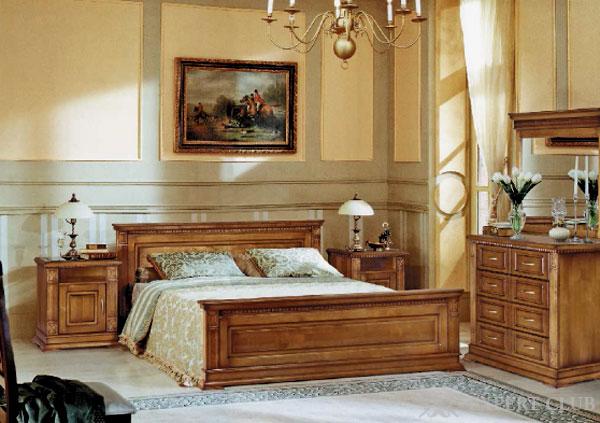 Классическое оформление спальни с дубовой мебелью