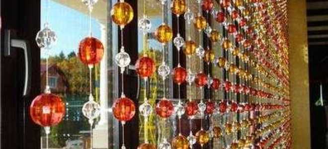 Шторы из бусин: украшаем интерьер спальни