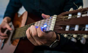 Обучение игре на гитаре: можно ли научиться в режиме онлайн?